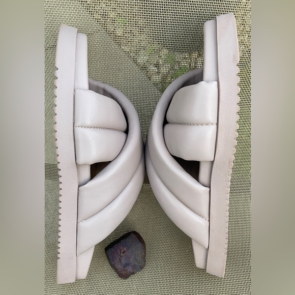 Steve Madden Shoes - Gently-Worn Sz-8 Steve Madden Beige/Pink Chunky Sandals-No Scuffs/Stains/Flaws🙌